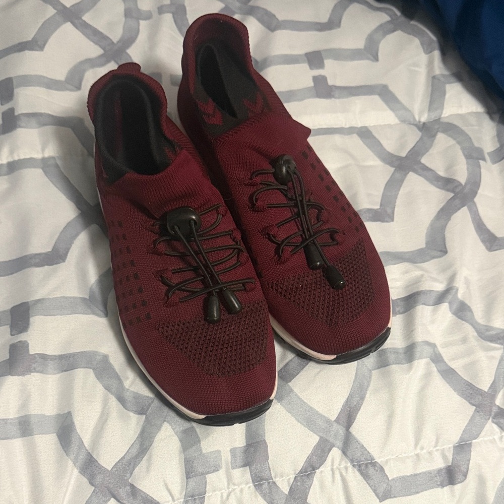 Men's Burgundy Athletic Shoes